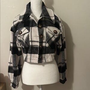 Cropped Plaid Button-Front Jacket - Black & White